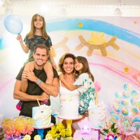 Gio Antonelli festeja aniversário das filhas gêmeas com tema unicórnio. Fotos!