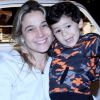 Gabriel, filho de Fernanda Gentil, roubou a cena e esbanjou fofura ao posar para fotógrafos