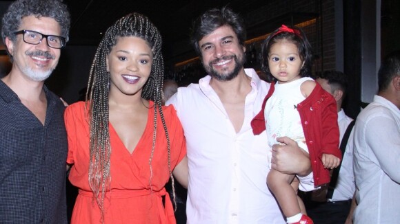 Juliana Alves leva filha, Yolanda, em inauguração de restaurante no Rio. Fotos!