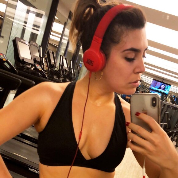 Naiara Azevedo é adepta de atividades físicas para manter a boa forma