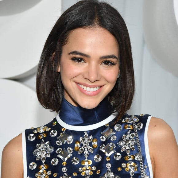 Bruna Marquezine atualmente tem apostado em um chanel longo