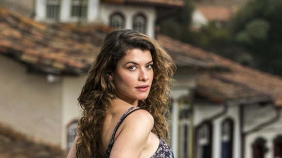'Espelho da Vida': Isabel vive romance com Marcelo e pede segredo para advogado