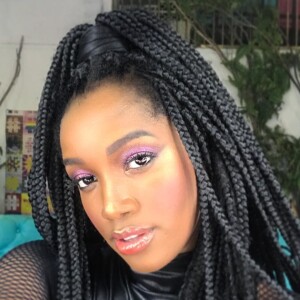 A maquiadora da cantora Iza listou 7 dicas para fazer maquiagem na pele negra