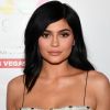 Kylie Jenner faz preenchimento três meses após remoção