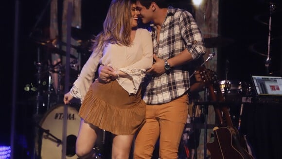 Lucas Veloso dança forró com a namorada, Nathalia Melo, em show. Fotos!
