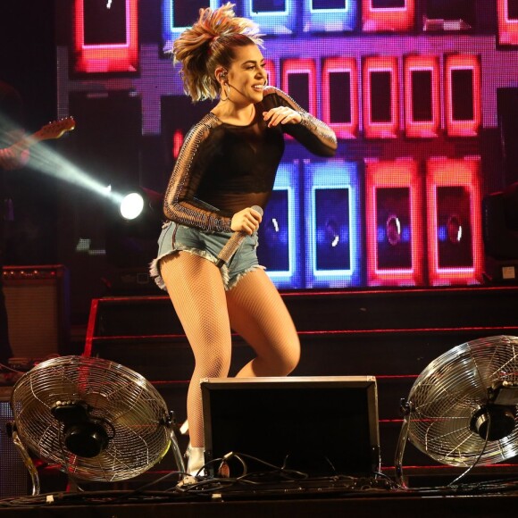 Naiara Azevedo agita 33ª Festa do Peão, em Extrema, município de Minas Gerais, neste sábado, 13 de outubro de 2018