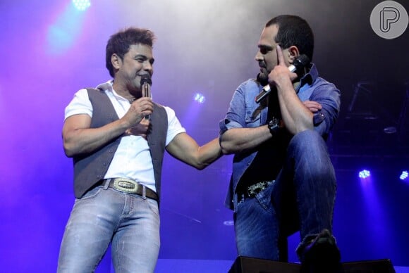 Zezé Di Camargo e Luciano se apresentam no Barra Music, na Zona Oeste do Rio de Janeiro (21 de agosto de 2014)