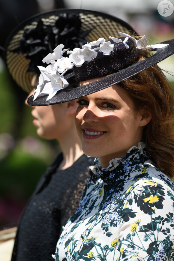 Looks estampados são favoritos da Princesa Eugenie de York, que casou-se no último dia 12 de outubro