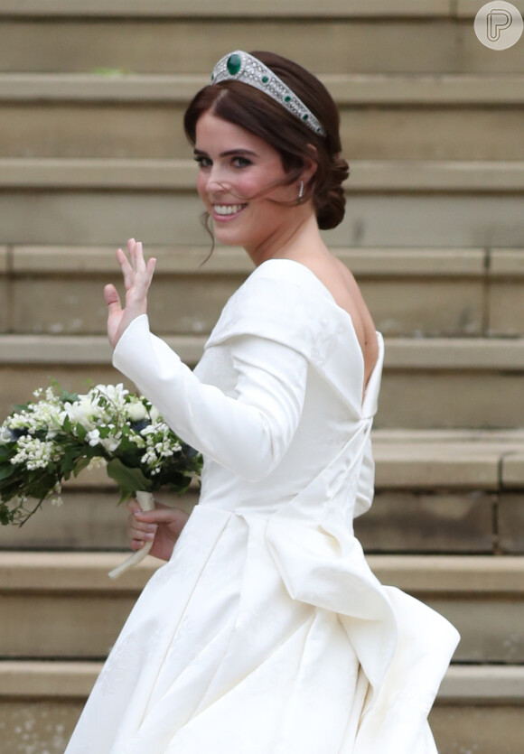 A Princesa Eugenie de York contou em recente entrevista que desde o noivado, em janeiro de 2018, sabia o modelo de vestido que usaria no casamento