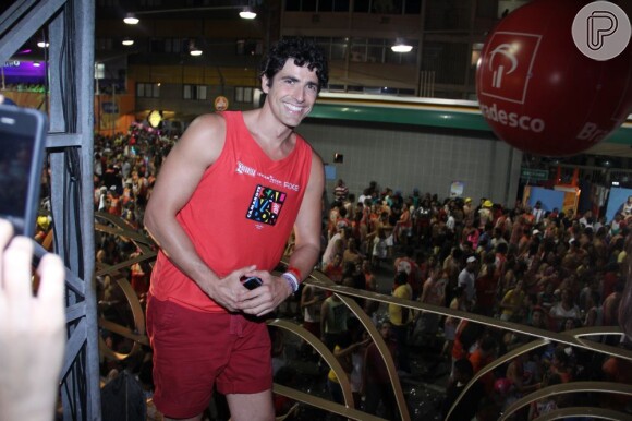 Depois de enfrentar batalha contra o câncer, Reynaldo Gianecchini curte seu primeiro Carnaval em 2013
