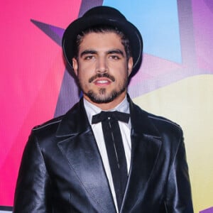 Caio Castro é acusado de vandalismo, roubo de carros e de dirigir embriagado durante evento na Espanha, em 16 de outubro