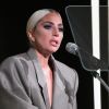 Lady Gaga apostou em um terno oversized para o evento da Elle