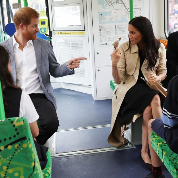 Meghan Markle e o príncipe Harry visitaram a escola primária Albert Park Primary School