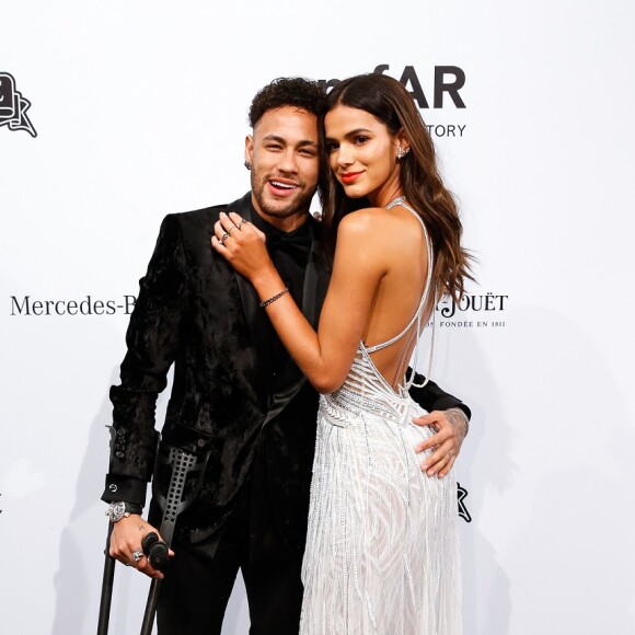 'Estamos vivendo um momento muito crítico e perigoso, de muito ódio, e, não, o término não teve nada a ver com isso', afirmou Bruna Marquezine