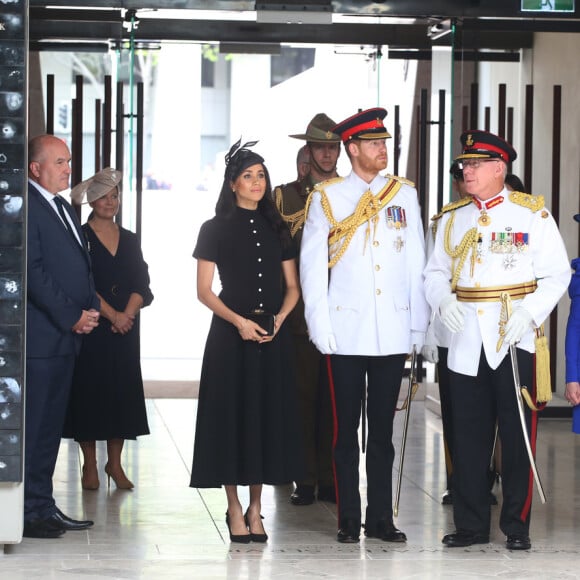 O vestido escolhido por Meghan Markle era da marca londrina Emilia Wickstead