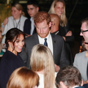 Príncipe Harry foi à abertura do Invictus Game na companhia da mulher, Meghan Markle