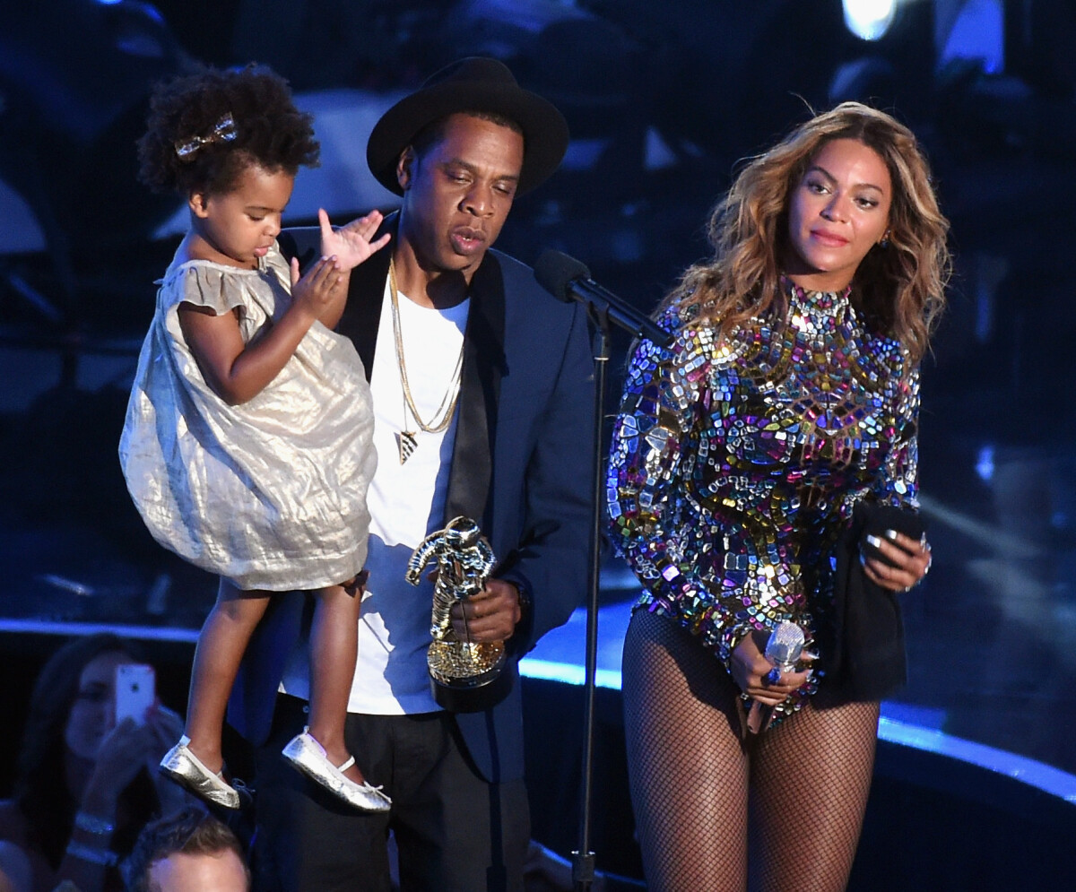 Foto: Beyoncé faz uma apresentação de 15 minutos no VMA 2014 e canta ...