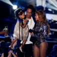 Beyoncé faz uma apresentação de 15 minutos no VMA 2014 e canta todas as músicas de seu álbum visual