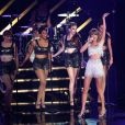Taylor Swift faz a performance da música 'Shake it Off' no VMA 2014