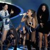 Jessie J, Ariana Grande e Nicki Minaj cantam 'Bang Bang' no início do VMA 2014
