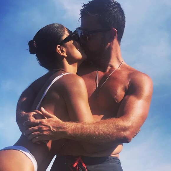 'Tem o momento da coisa do strip, mas na metade eu já estou rindo', conta Juliana Paes