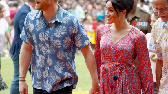 Meghan Markle usa look florido inspirado em Frida Khalo para discurso em Fiji