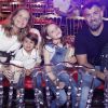 Fernanda Rodrigues e o marido, Raoni Carneiro, levaram os filhos, Luisa e Bento, para prestigiar o espetáculo Abracadabra, no Rio, neste domingo, 28 de outubro de 2018