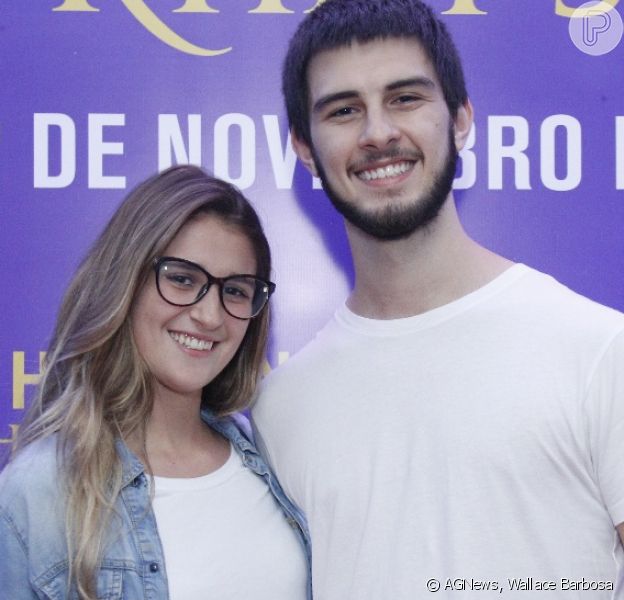 Filho De Fatima Bernardes Vinicius Prestigiam Pre Estreia De Filme Com A Namorada Fotos Purepeople