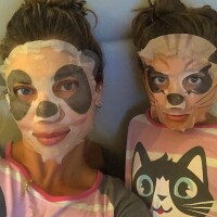 Grazi Massafera mostra ritual de beleza com a filha, Sofia: 'Panda e gatinha'