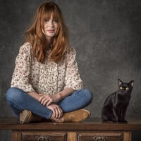 Marina Ruy Barbosa quer ficar com um dos gatos de 'O Sétimo Guardião': 'Amo'