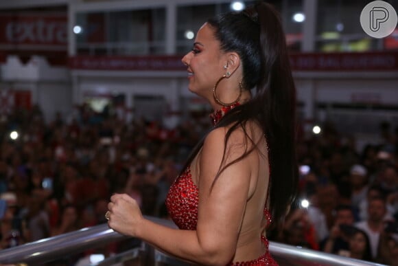 Viviane Araujo escureceu o cabelo para atuar na novela 'O Sétimo Guardião' como mãe da personagem de Marina Ruy Barbosa