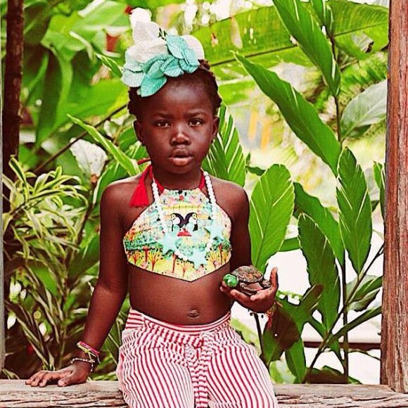 Títi, filha de Giovanna Ewbank e Bruno Gagliasso, é vaidosa desde pequena