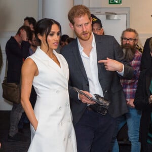 Meghan Markle está grávida de seu primeiro filho com Príncipe Harry