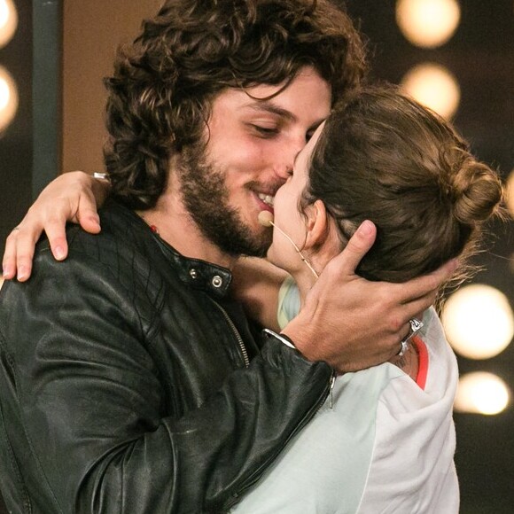 Chay Suede e Laura Neiva estão juntos, entre idas e vindas, há 4 anos