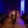 Casaco de pêlo da Two Denin no São Paulo Fashion Week é aposta para próxima temporada