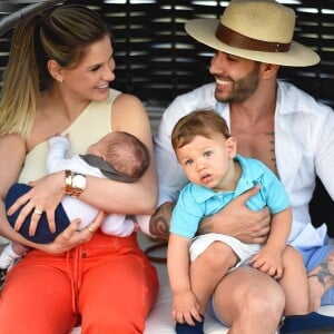 Gusttavo Lima e Andressa Suita dividem a rotina com os filhos nas redes sociais