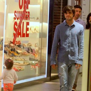 Felipe Simas foi visto na companhia dos filhos nesta quarta-feira, 7 de novembro de 2018