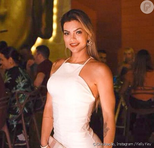 Após cirurgias plásticas, Kelly Key volta