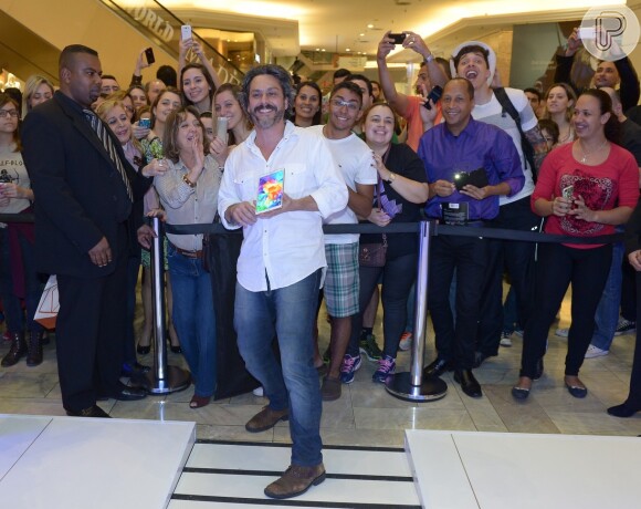 Alexandre Nero participa de evento da marca Samsung, no shopping Eldourado, em São Paulo (30 de agosto de 2014)