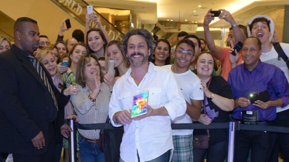 No ar em 'Império', Alexandre Nero atrai fãs para evento em São Paulo