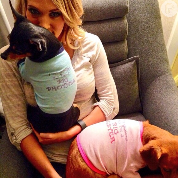 Carrie Underwood anuncia sua primeira gravidez no Instagram