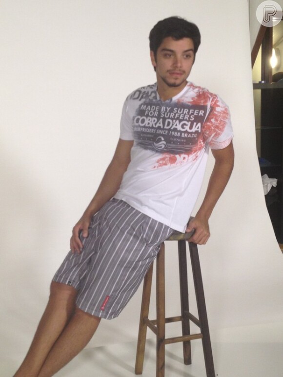 Rodrigo Simas é a estrela do catálogo de inverno 2013 de uma marca de roupas