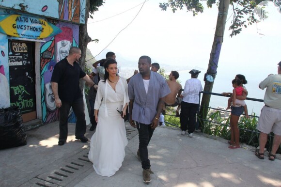 Kim Kardashian e Kanye West fizeram uma breve passagem pelo país, mas já manifestaram o desejo de voltar