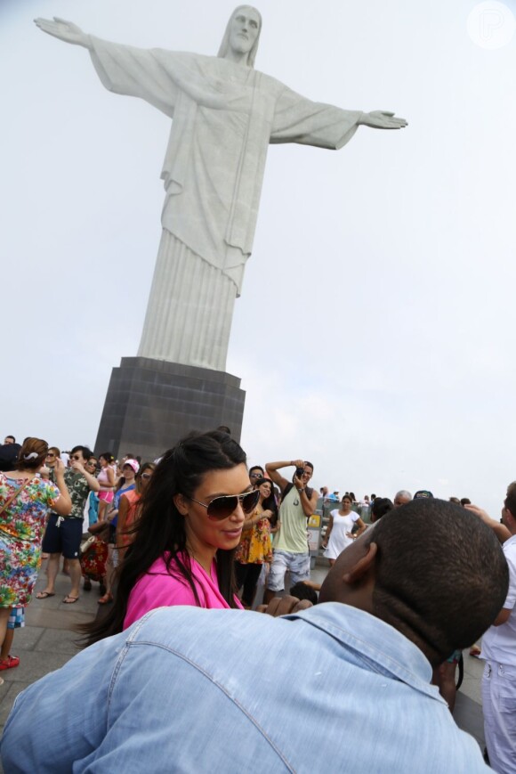 Em seu site oficial, Kim Kardashian fez um post enaltecendo a beleza do Rio de Janeiro, nesta terça-feira, 12 de fevereiro de 2013