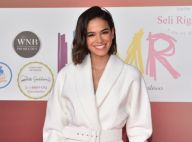 Bruna Marquezine aposta em conjunto de alfaiataria total white em evento