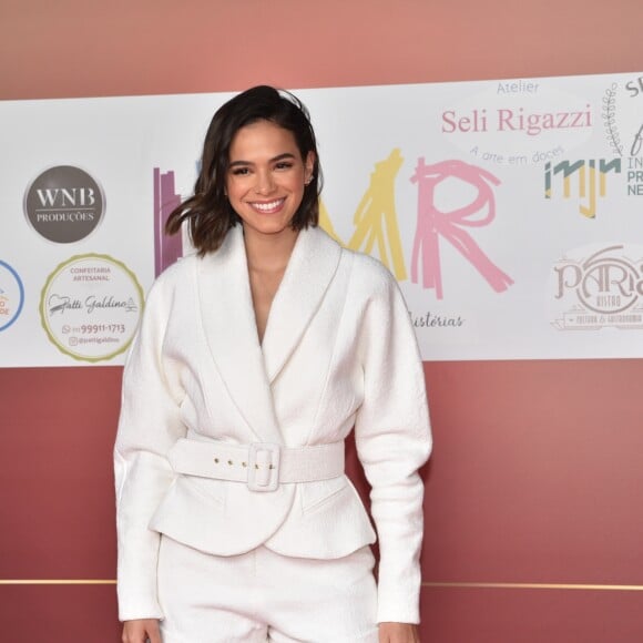 Bruna Marquezine marcou presença no evento da ONG IKMR