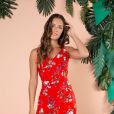  Floral é tendência! Este vestido vermelho florido da Mercatto é fresquinho para sua amiga-oculta no verão e custa R$ 89,99 