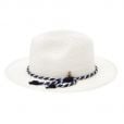 Um chapéu branco superestiloso pode surpreender sua amiga-oculta que ama um beachwear elegante! Esse é da Bluebeach e custa R$ 89