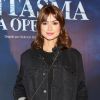 Thaila Ayala exibiu visual com cabelo curto e franja na estreia de 'O Fantasma da Ópera'