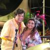 Sidney Magal posa com Preta Gil na Varanda Elétrica do 'Camarote Expresso 2222', em Salvador, em fevereiro de 2013